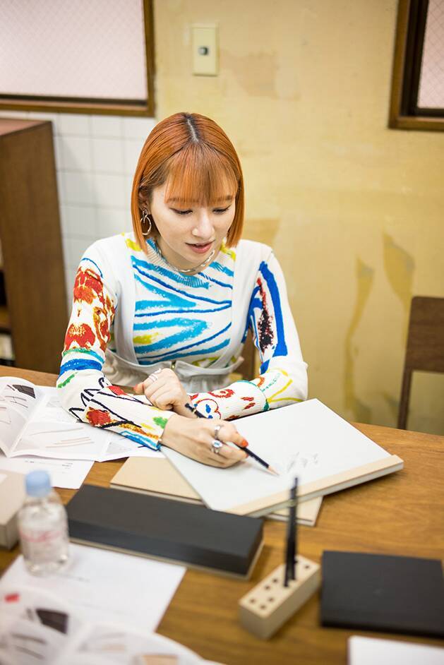 世界のクリエイターが愛用！デザイナーと職人の技が光る「ITO BINDERY」のメモパッド【佐藤詩織と巡るクリエイティブな世界 vol.1】