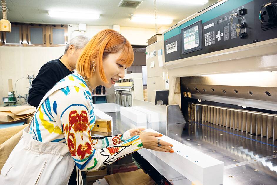 世界のクリエイターが愛用！デザイナーと職人の技が光る「ITO BINDERY」のメモパッド【佐藤詩織と巡るクリエイティブな世界 vol.1】
