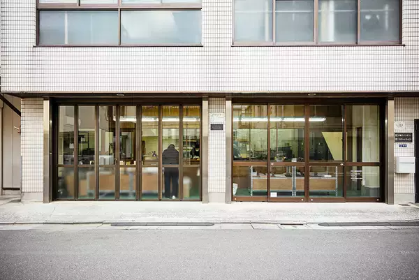 「世界のクリエイターが愛用！デザイナーと職人の技が光る「ITO BINDERY」のメモパッド【佐藤詩織と巡るクリエイティブな世界 vol.1】」の画像