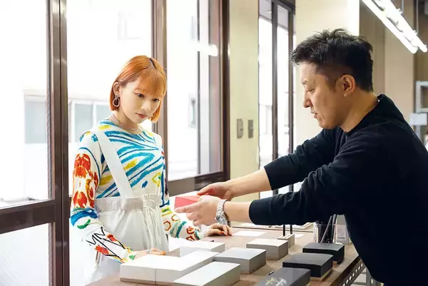 「世界のクリエイターが愛用！デザイナーと職人の技が光る「ITO BINDERY」のメモパッド【佐藤詩織と巡るクリエイティブな世界 vol.1】」の画像