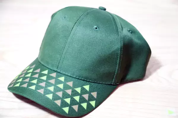 「貼って擦るだけ！布用ステッカー「irodo（イロド）」で“なんでもオリジナルグッズ”に変身させる方法​」の画像