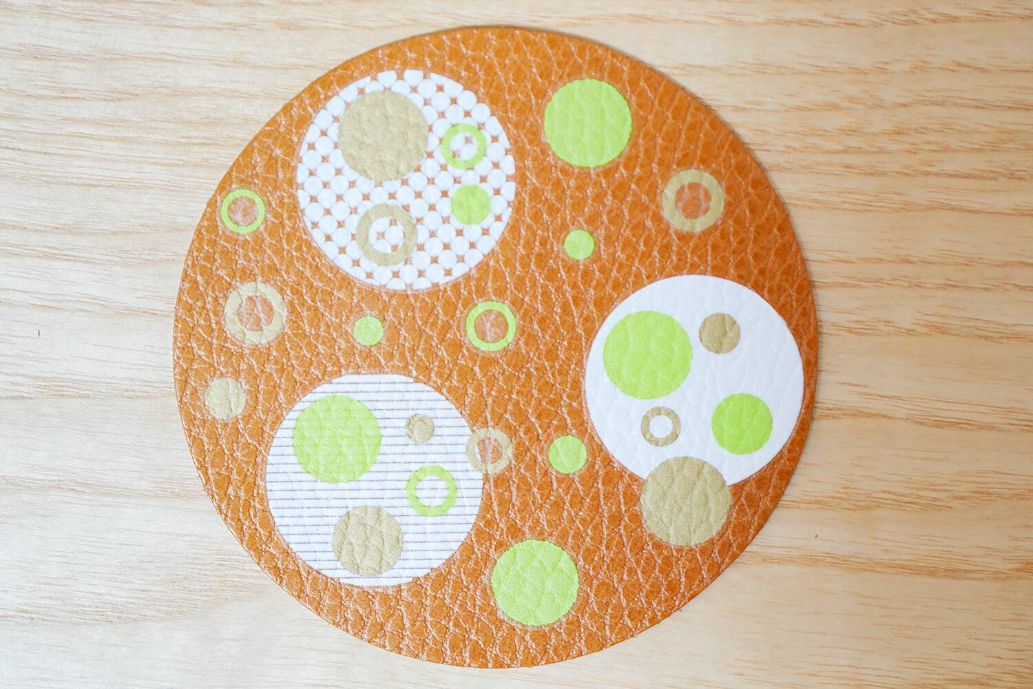 貼って擦るだけ！布用ステッカー「irodo（イロド）」で“なんでもオリジナルグッズ”に変身させる方法​