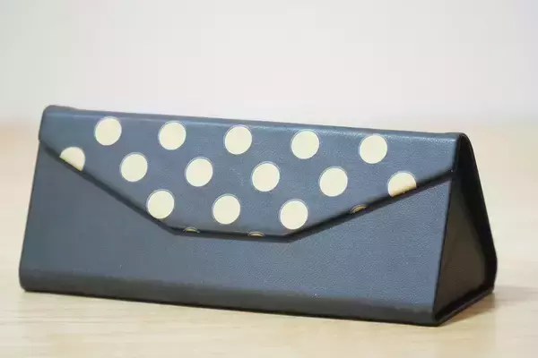 「貼って擦るだけ！布用ステッカー「irodo（イロド）」で“なんでもオリジナルグッズ”に変身させる方法​」の画像