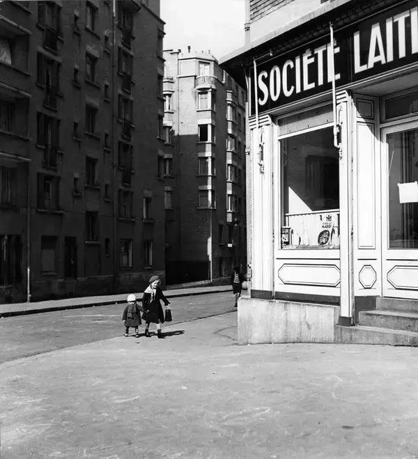 「フランスの “国民的写真家” のロベール・ドアノーの没後30年の写真展「パリ郊外 〜城壁の外側〜」」の画像