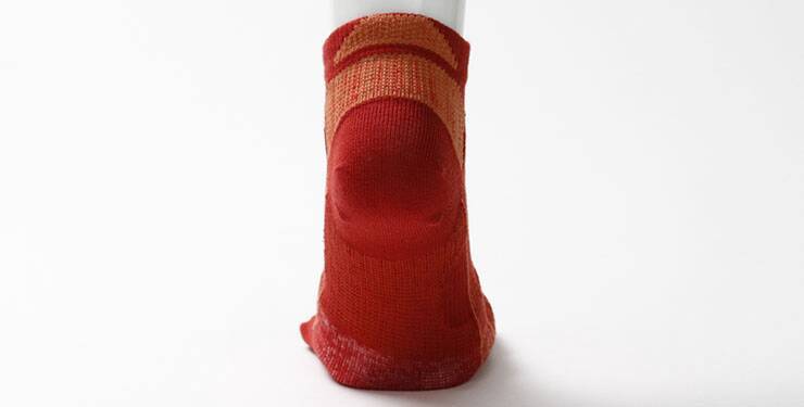 エコノレッグ、ランナーの走りを支えながら足も守る靴下「ソックスラボ（R）ランニング」を発売