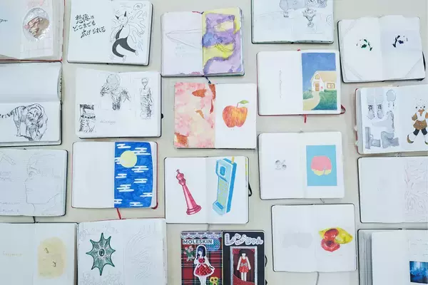 ノートをキャンバスに学生たちが表現するモレスキン×日本大学芸術学部のアートコンペの受賞作品展