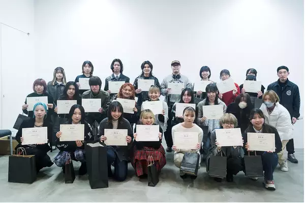 「ノートをキャンバスに学生たちが表現するモレスキン×日本大学芸術学部のアートコンペの受賞作品展」の画像