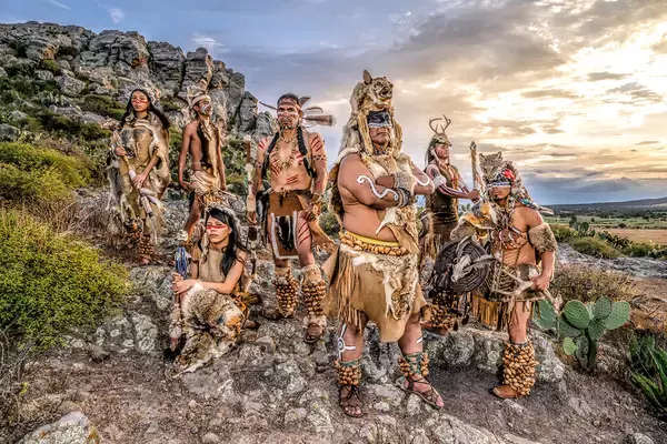 「少数民族や先住民族の撮影で知られるヨシダナギ氏の写真展「HEROES -RELOADED-」」の画像