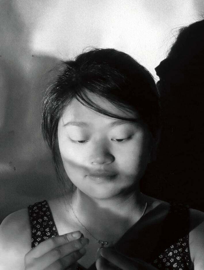 若くして世界的に活躍している現代美術家・江上越氏による新作個展「交差線」