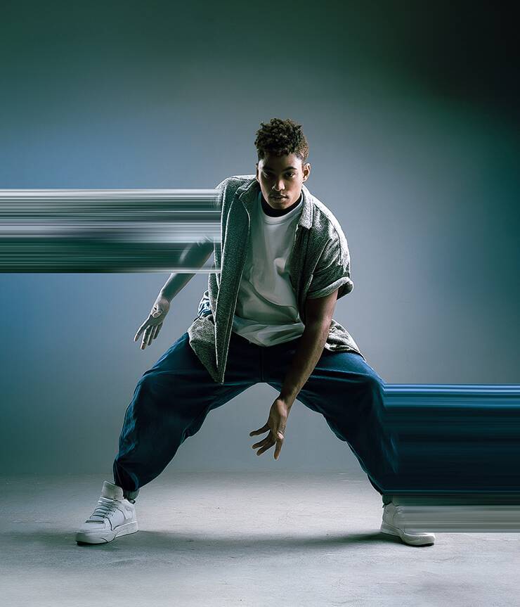 【Photoshop】被写体の一部を引き伸ばして印象的なグラフィックを表現する（変形／動き／写真加工）