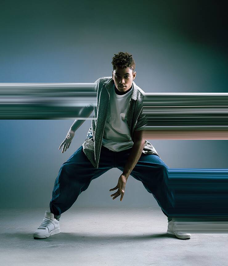 【Photoshop】被写体の一部を引き伸ばして印象的なグラフィックを表現する（変形／動き／写真加工）