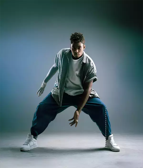 「【Photoshop】被写体の一部を引き伸ばして印象的なグラフィックを表現する（変形／動き／写真加工）」の画像