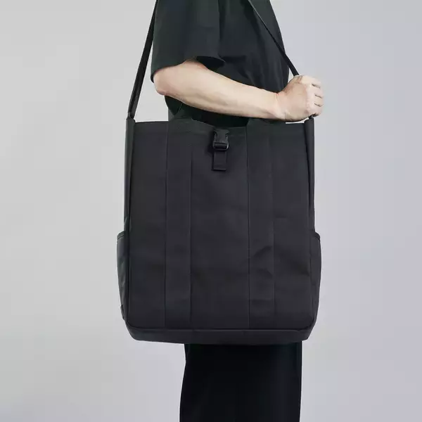 「大洋印刷、クリエイターの作品を守る「特製色校正バッグ」を発売」の画像