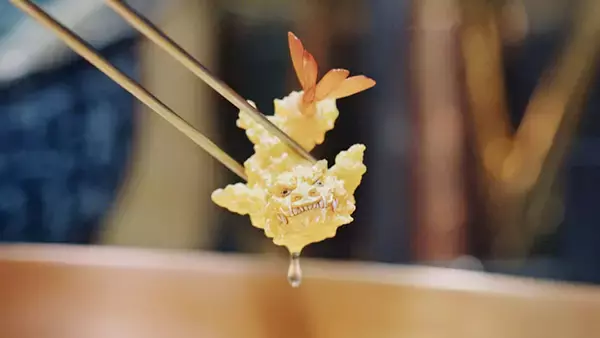 「HONNOW、衣のサクサク感が美味しそうなカプセルトイ「てんぷら妖怪 マスコットフィギュア」」の画像