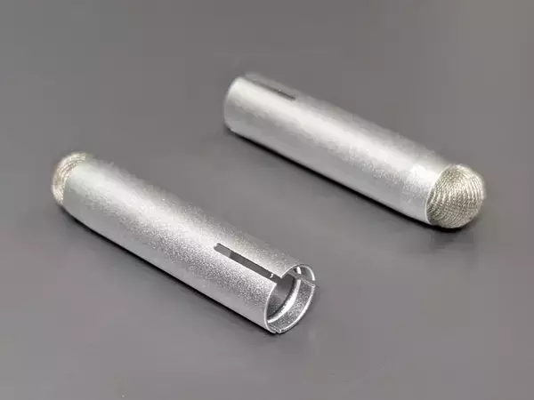 「鉛筆がスタイラスに早変わり。全長4cmで携帯もラクラク、エレコム「キャップ型タッチペン」」の画像