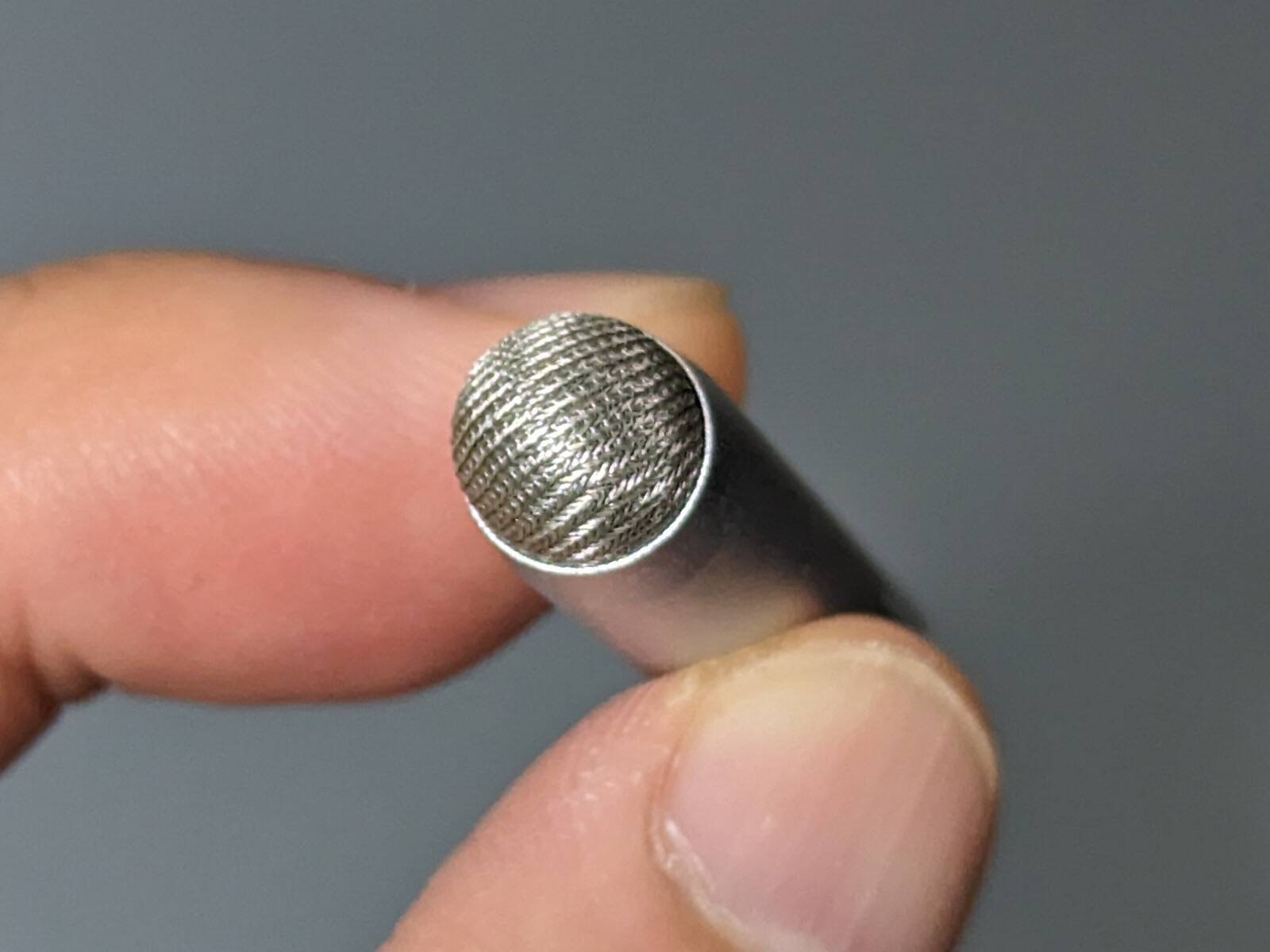 鉛筆がスタイラスに早変わり。全長4cmで携帯もラクラク、エレコム「キャップ型タッチペン」