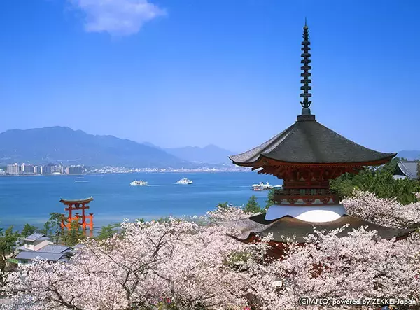 「日本を象徴する建物や景色を3つ以上同時撮影できる「奇跡のトリプルショット」」の画像