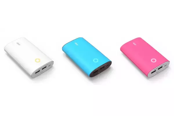 「Ankerとauのコラボ第2弾、モバイルバッテリーとUSB充電器を発売」の画像