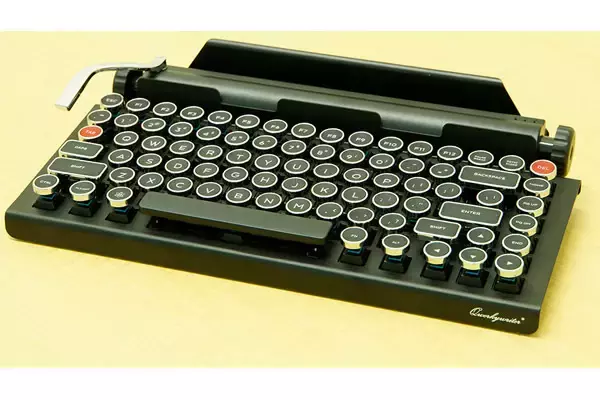 タイプライター風で超レトロなBluetoothキーボード「QWERKYWRITER」が 