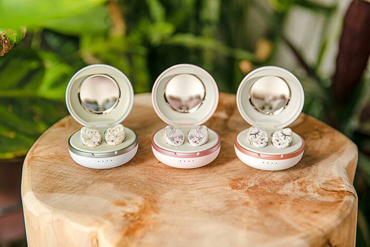 AVIOTが女性向け完全ワイヤレスイヤホンの新モデル「TE-D01i2」を発売