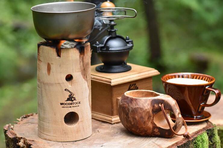 使い切りタイプの天然木製「ウッドグリル」　焼くだけで食材の香りを楽しめる