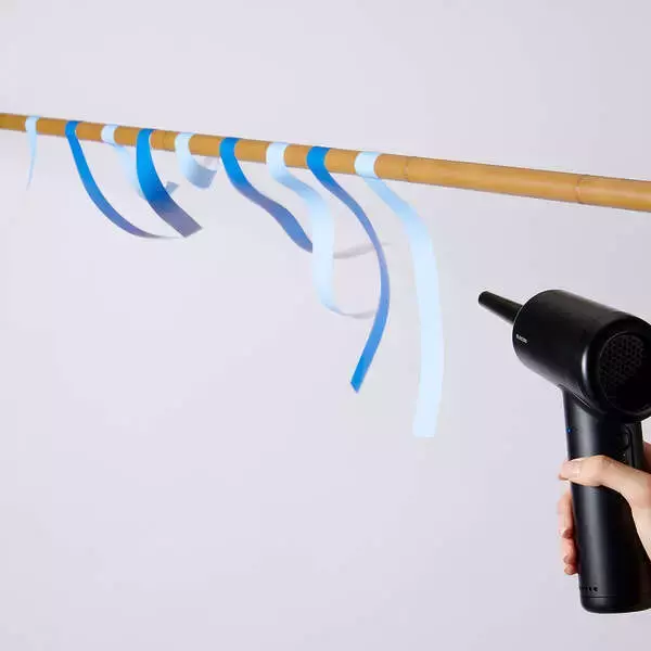 「エレコム、キーボードなどの掃除に役立つ充電式のエアダスター「AD-ALB01BK」」の画像