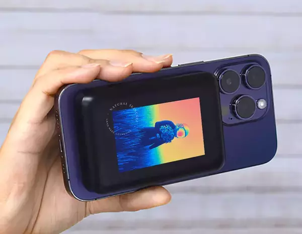 「ME-Q、マグネット付きモバイルバッテリーを1個からオリジナルデザインで作れるサービスを開始」の画像