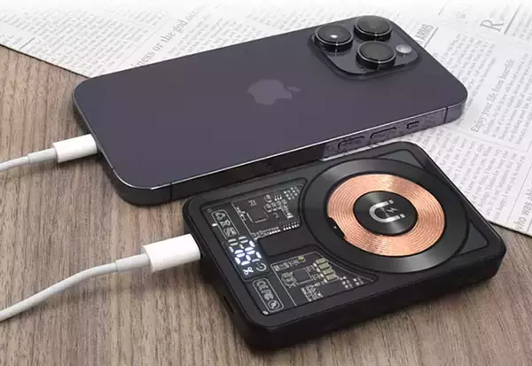 「ME-Q、マグネット付きモバイルバッテリーを1個からオリジナルデザインで作れるサービスを開始」の画像