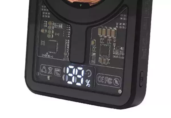 「ME-Q、マグネット付きモバイルバッテリーを1個からオリジナルデザインで作れるサービスを開始」の画像