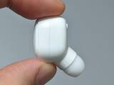 「実売わずか1,100円ながらお値段以上？ 白いボディが際立つダイソーの完全ワイヤレスイヤホン「BTTWSL2」」の画像8
