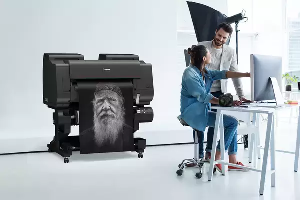 「キヤノン、12色インクと7色インクモデルの高性能・大判プリンタ「imagePROGRAF」の新機種を発売」の画像