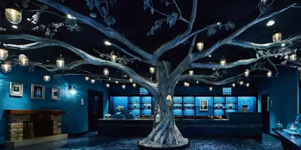 「【クッキー缶図鑑vol.34】幻想的な世界観のパッケージが美しい、パティスリーGIN NO MORI「プティボワ」」の画像