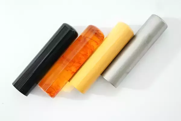 「押すたびに愛着がわく！独自デザインのタイポグラフィでつくるこだわりのはんこ「TYPO」」の画像