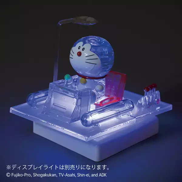 「「ドラえもん」がタイムマシンに乗る姿を再現！ 立体的な楽しいクリスタルパズルの新作」の画像