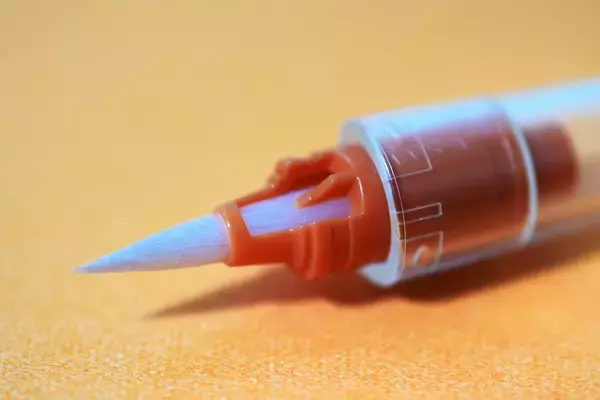 「いろいろな描き味が楽しめて洗浄も簡単な毛筆タイプのつけペン「hocoro ブラッシュ」お試しレビュー」の画像