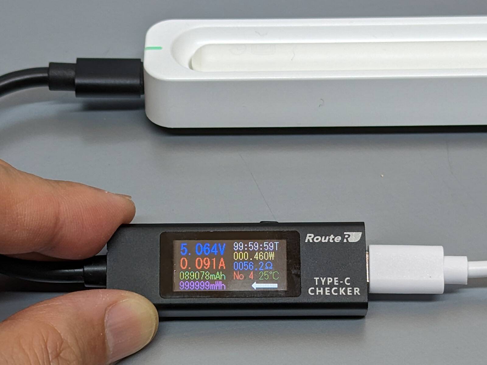 iPadが手元になくても問題ナシ！ 第2世代Apple PencilをiPadなしでチャージできる便利な充電器