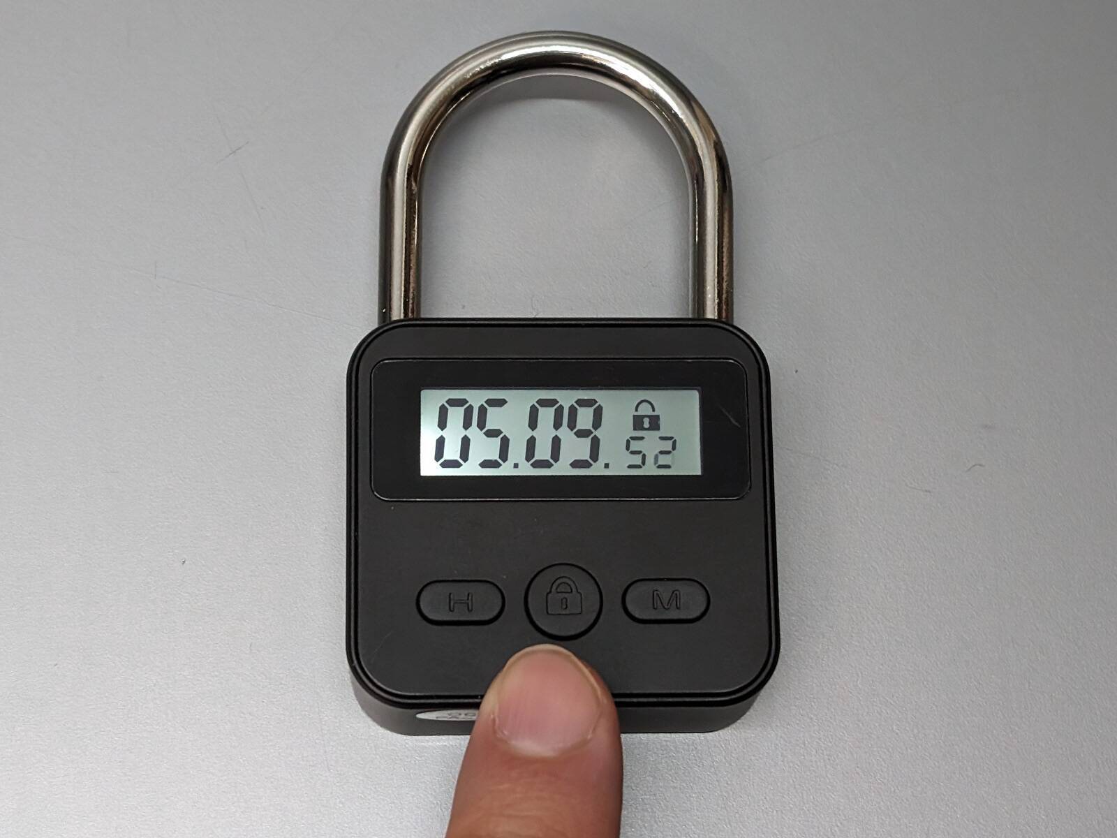 スマホ依存はもちろんゲーム機・タブレット依存にも効果アリ、99時間まで指定できるデジタル南京錠