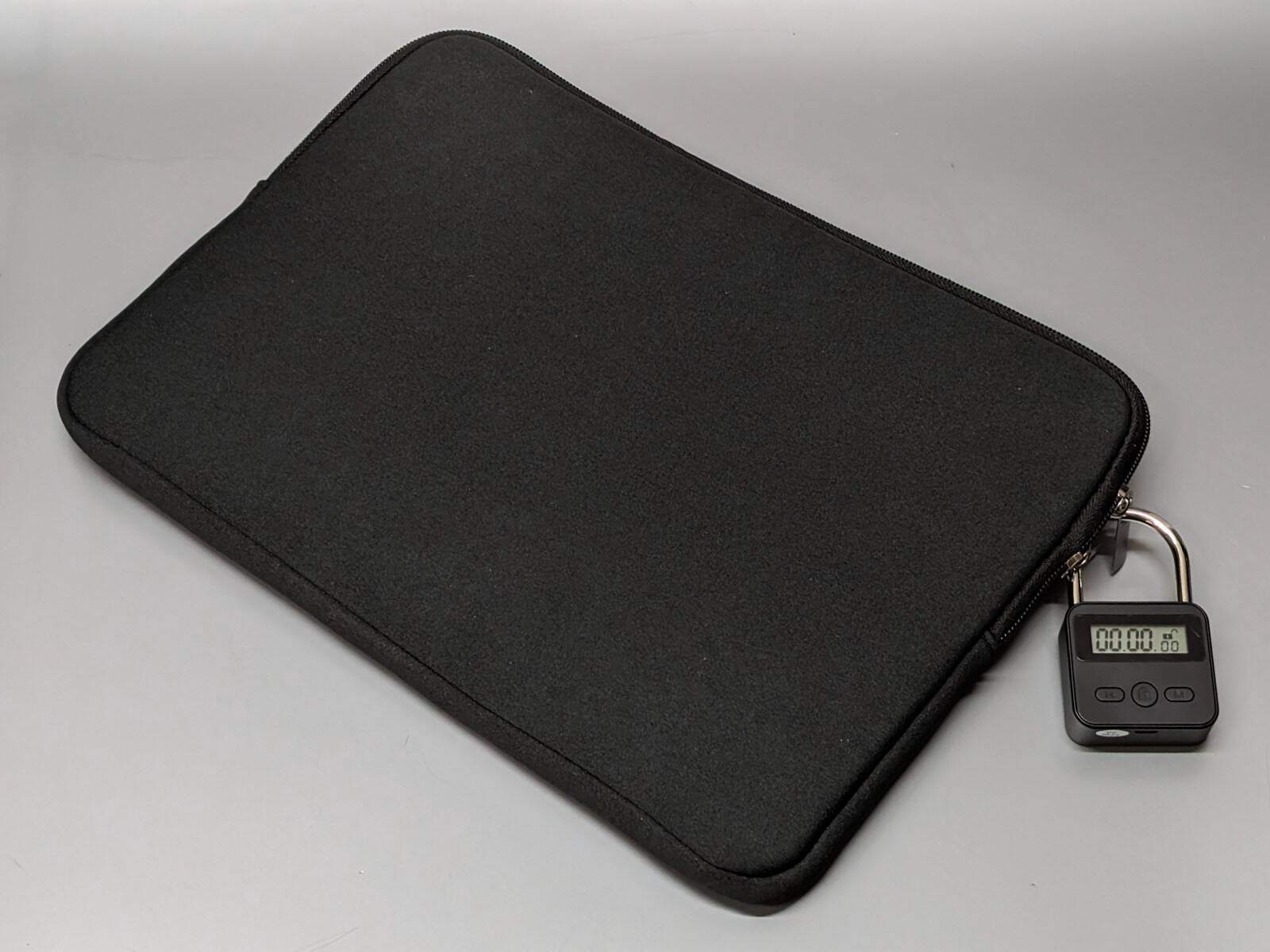 スマホ依存はもちろんゲーム機・タブレット依存にも効果アリ、99時間まで指定できるデジタル南京錠