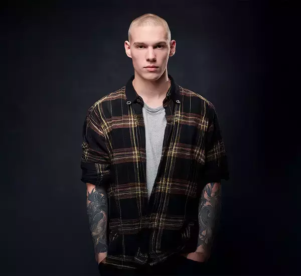 「Photoshopで木版画風のビジュアルを表現（木版画／写真加工）」の画像