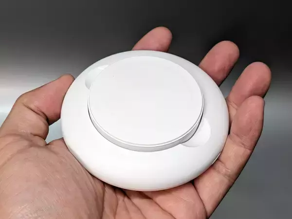 「iPhoneのスタンバイも快適。最大15W充電に対応したMagSafe認証ワイヤレス充電器「JUPW1107NP」」の画像