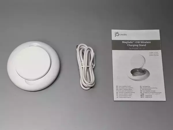 「iPhoneのスタンバイも快適。最大15W充電に対応したMagSafe認証ワイヤレス充電器「JUPW1107NP」」の画像