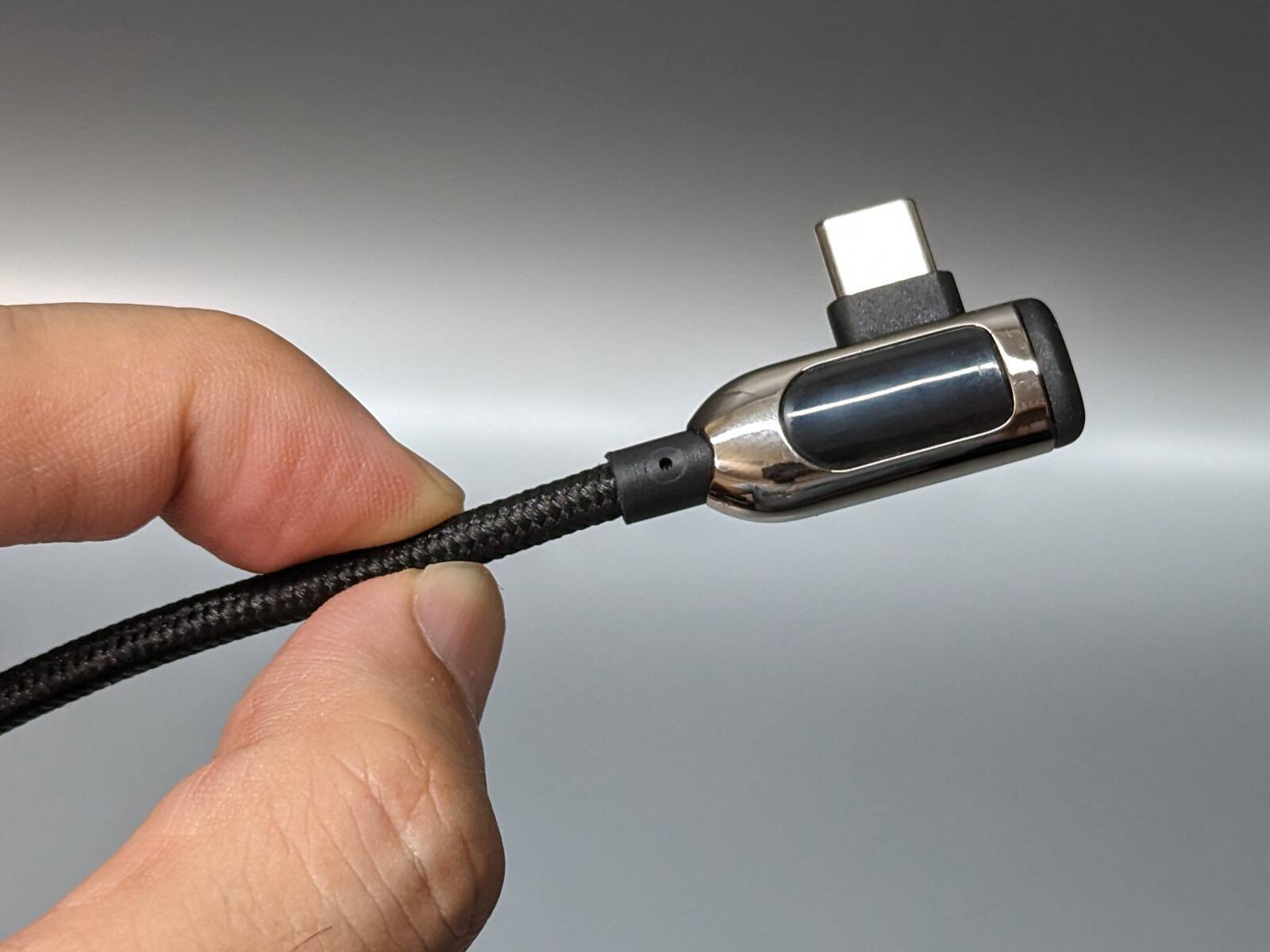 ｢ちゃんと充電できてる？｣がひとめで分かる、充電器からの供給電力を表示可能なUSB Type-Cケーブル