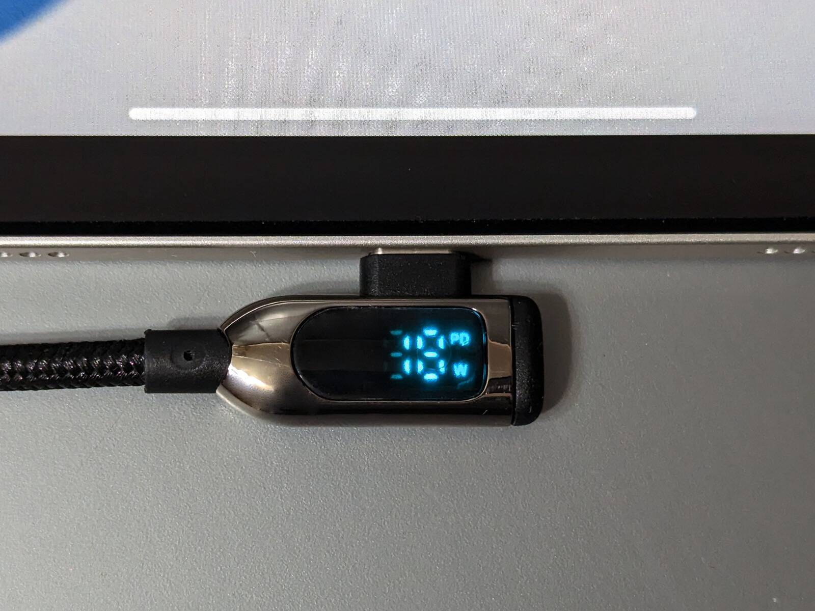 ｢ちゃんと充電できてる？｣がひとめで分かる、充電器からの供給電力を表示可能なUSB Type-Cケーブル