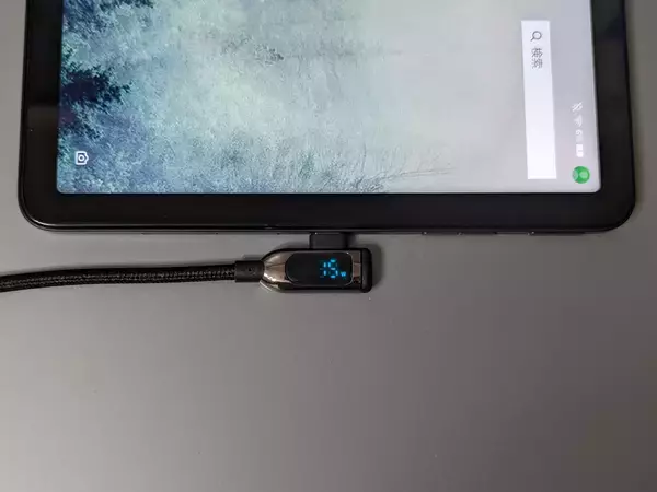 「｢ちゃんと充電できてる？｣がひとめで分かる、充電器からの供給電力を表示可能なUSB Type-Cケーブル」の画像