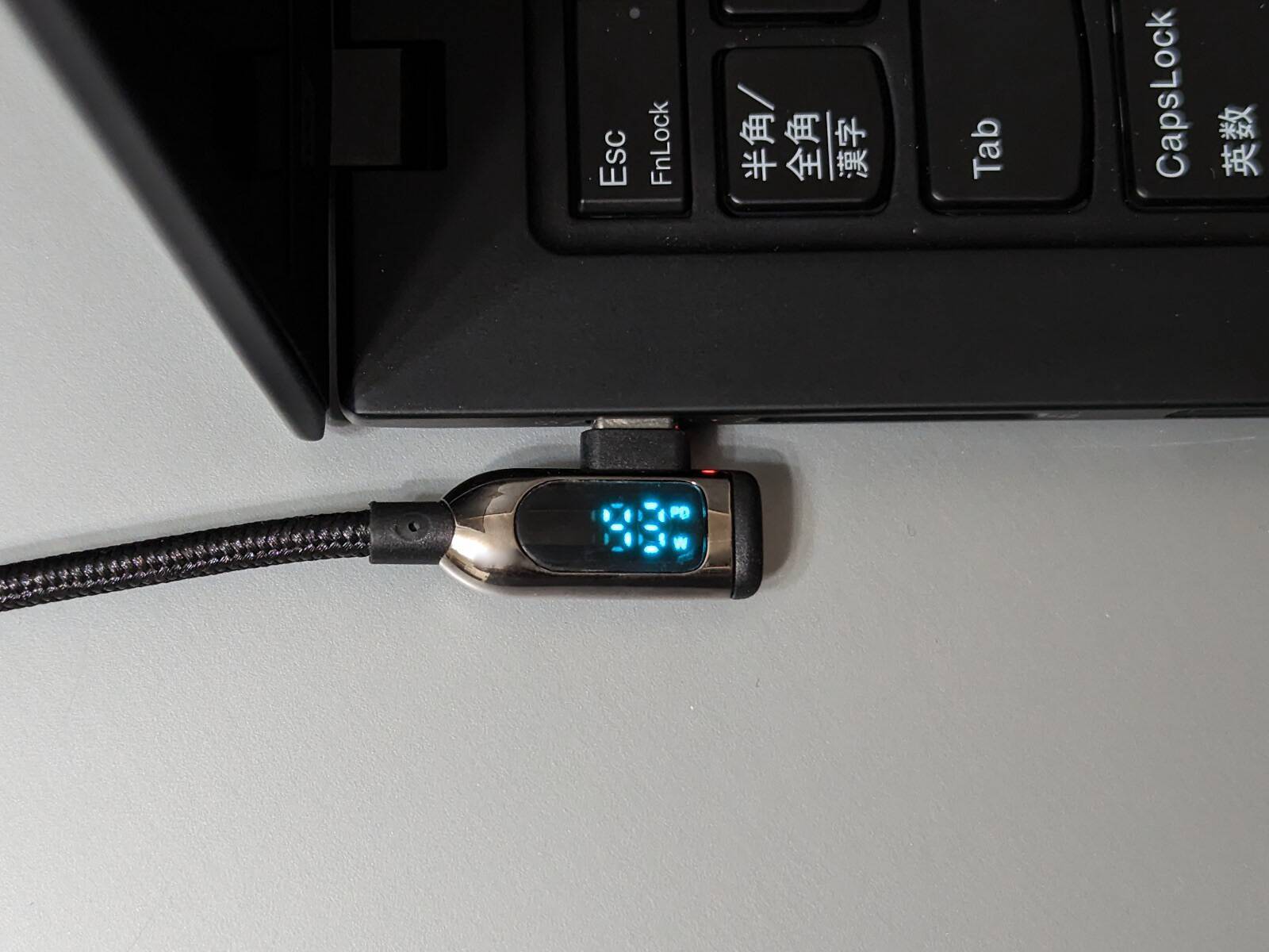 ｢ちゃんと充電できてる？｣がひとめで分かる、充電器からの供給電力を表示可能なUSB Type-Cケーブル