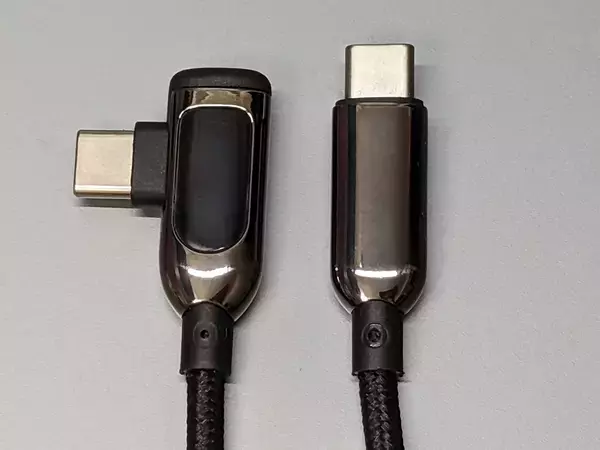 「｢ちゃんと充電できてる？｣がひとめで分かる、充電器からの供給電力を表示可能なUSB Type-Cケーブル」の画像