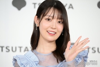 元乃木坂46阪口珠美、美デコルテ際立つドレス姿披露「女神降臨」「ドキッとした」の声