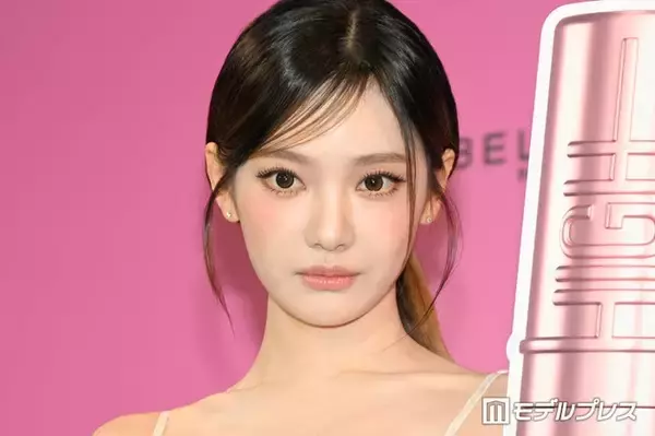 aespaニンニン、圧巻スタイルのヘソ出し×マイクロミニ衣装に熱視線「くびれが美しすぎる」「完璧ボディ」