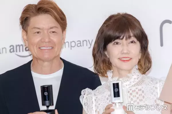 松本伊代「パパ発見」夫・ヒロミとの2ショット公開に「ラブラブで憧れる」「素敵な夫婦」の声