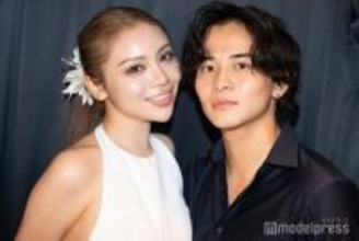 「シャッフルアイランド」かつよし＆フィーナカップル、ドラム缶風呂で密着「見ていいの？」「ラブラブで憧れ」と話題